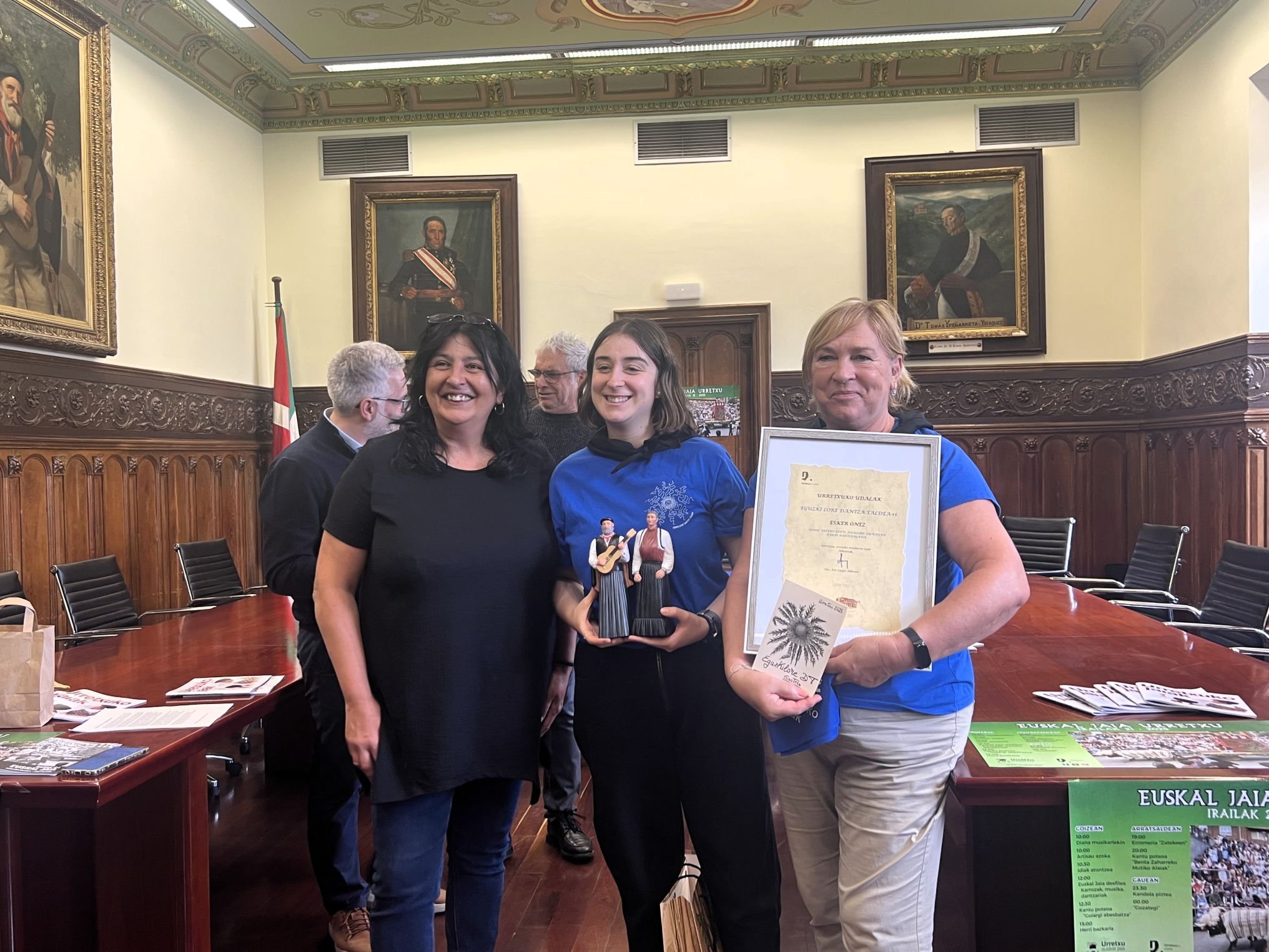 Urretxu, munduko folklorearen ispilu