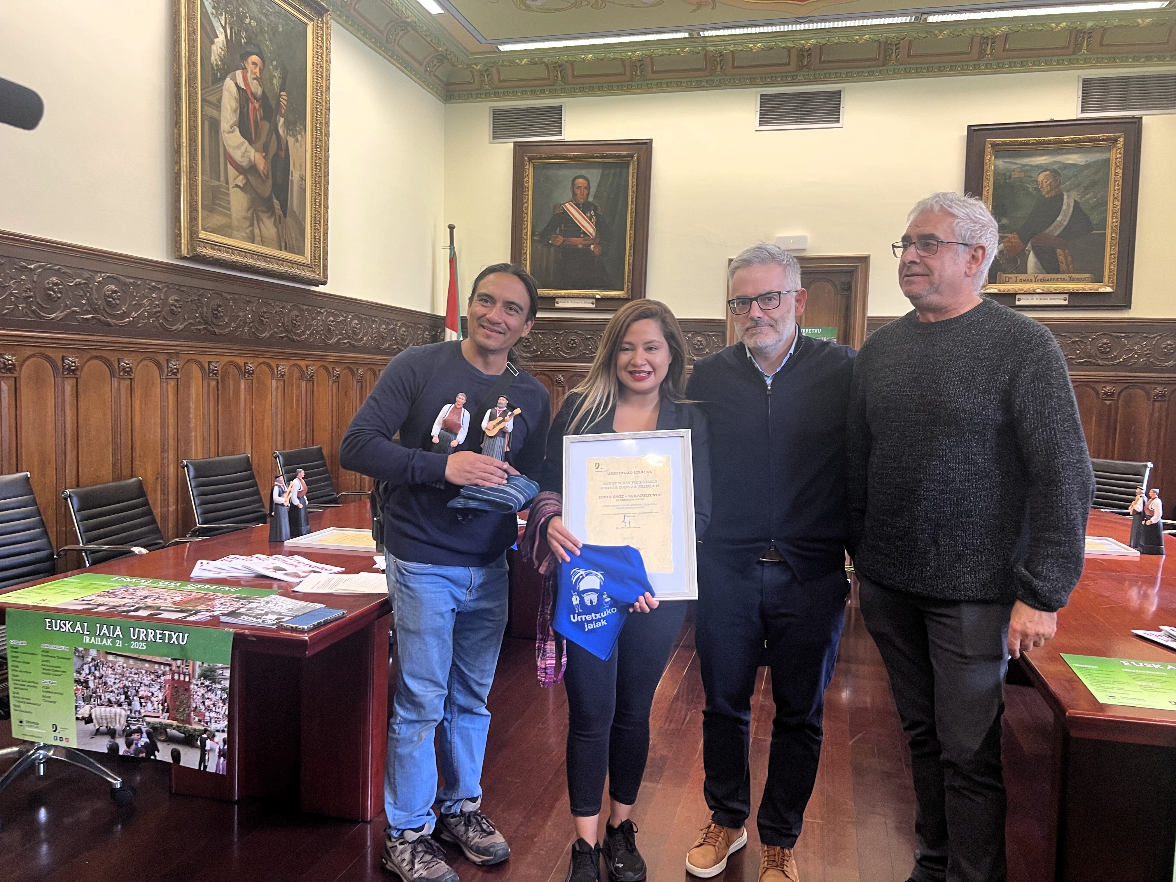 Urretxu, munduko folklorearen ispilu