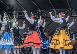 La sede social y alrededores acogieron la programación de la Semana Cultural de la Casa de Extremadura.