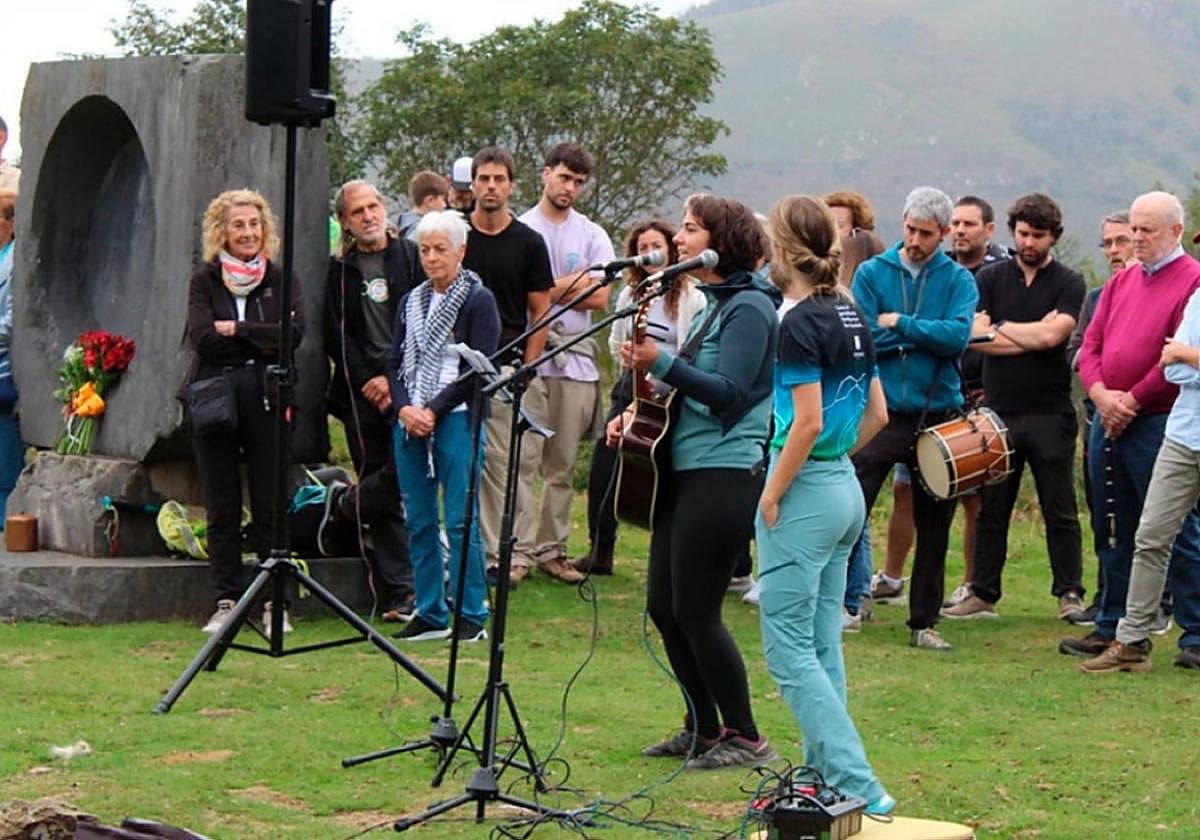 Homenaje y despedida a Karlos Santiago