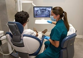 Clínica dental MAEX Maxilaris: un referente en implantes dentales y atención personalizada al paciente