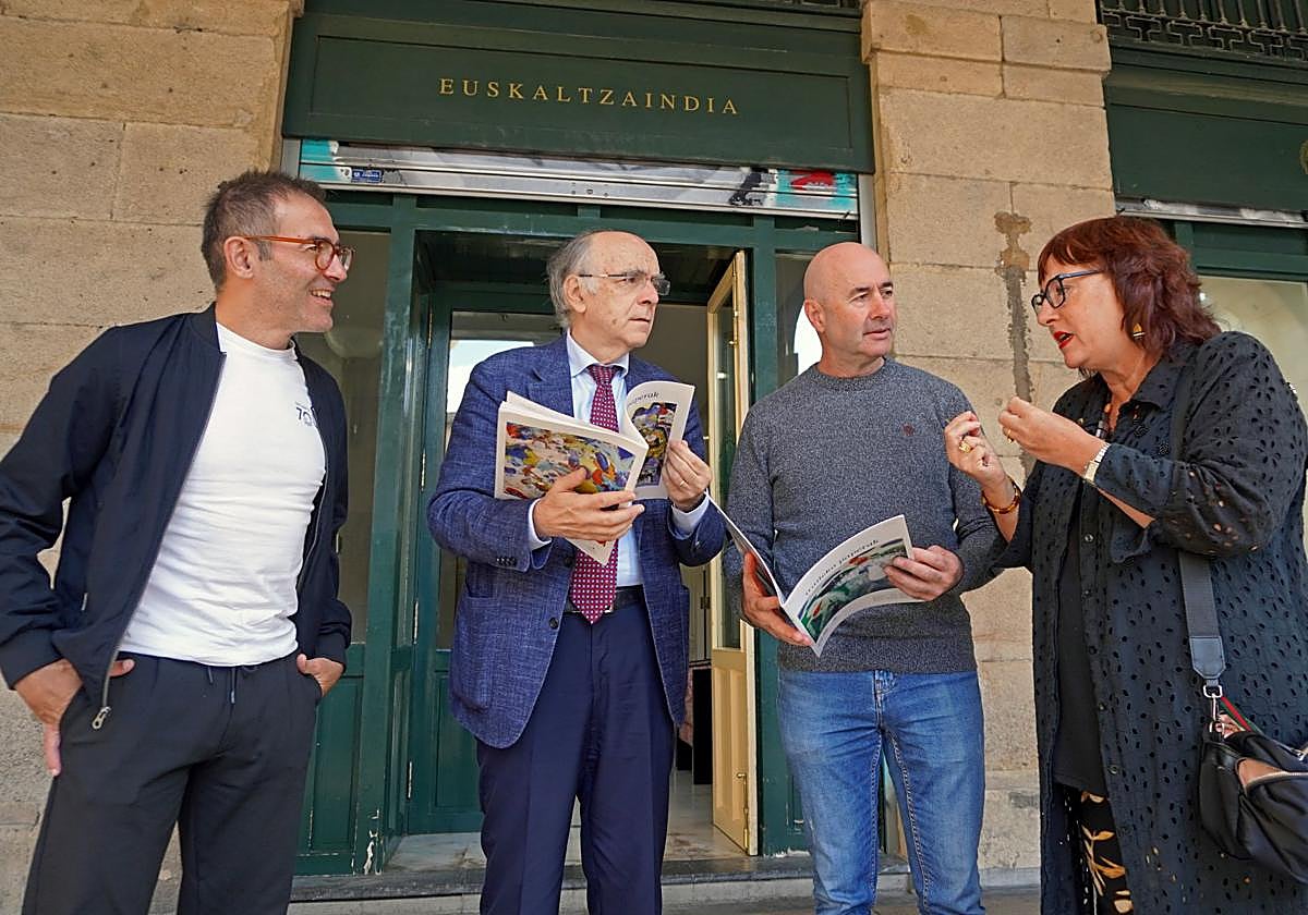 Antton de la Lama, Andres Urrutia, Ander Aldazabal eta Miren Agur Meabe, agerraldian.