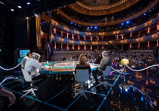 El set de 'Ilustres ignorantes', trasplantado al Victoria Eugenia.