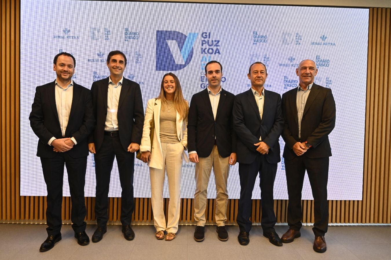 Josu Labiano, Ricardo Goñi, Lide Cruz, Miguel Trueba, Roberto Unzue y Javier Guerendiáin, de Rural Kutxa.