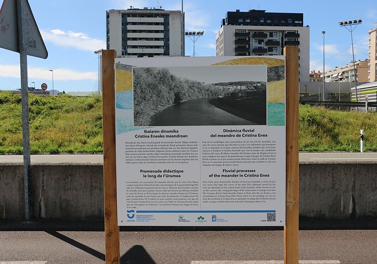 Uno de los nuevos paneles informativos que se han instalado en la vega del Urumea.