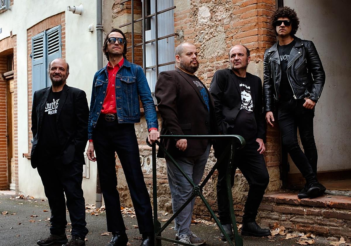 Los miembros de la veterana banda madrileña de Los Chicos, que cerrará el festival del sábado.