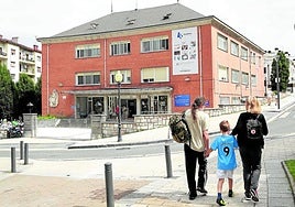 El PAC de Irun, ubicado en el centro de salud de Irun Centro, es el que más se refuerza en Gipuzkoa con tres nuevas plazas de difícil cobertura.