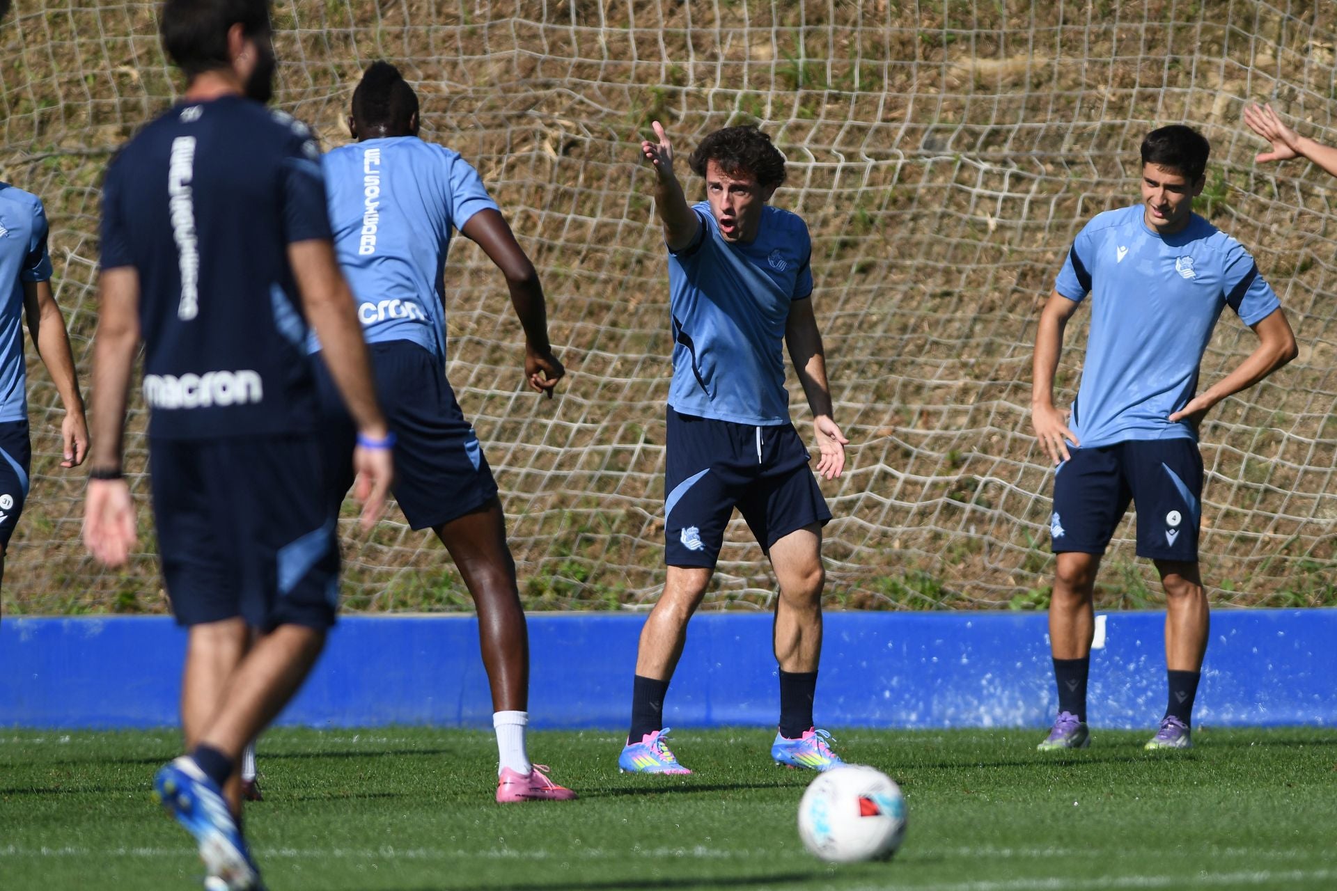 Caluroso último entrenamiento en Zubieta