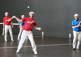 Ostiral arratsaldean hasiko dute bigarren jardunaldia Oiangukoek.