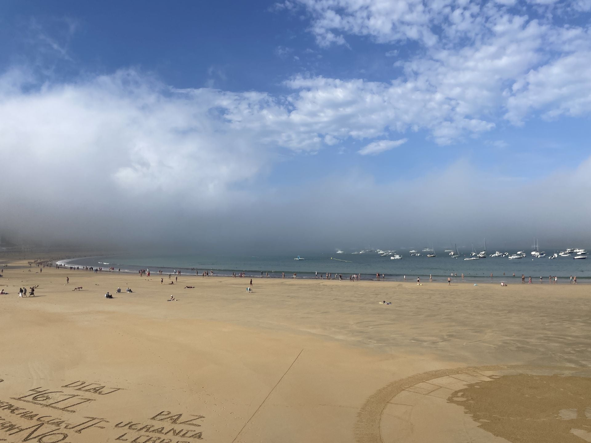 La niebla cubre la costa guipuzcoana