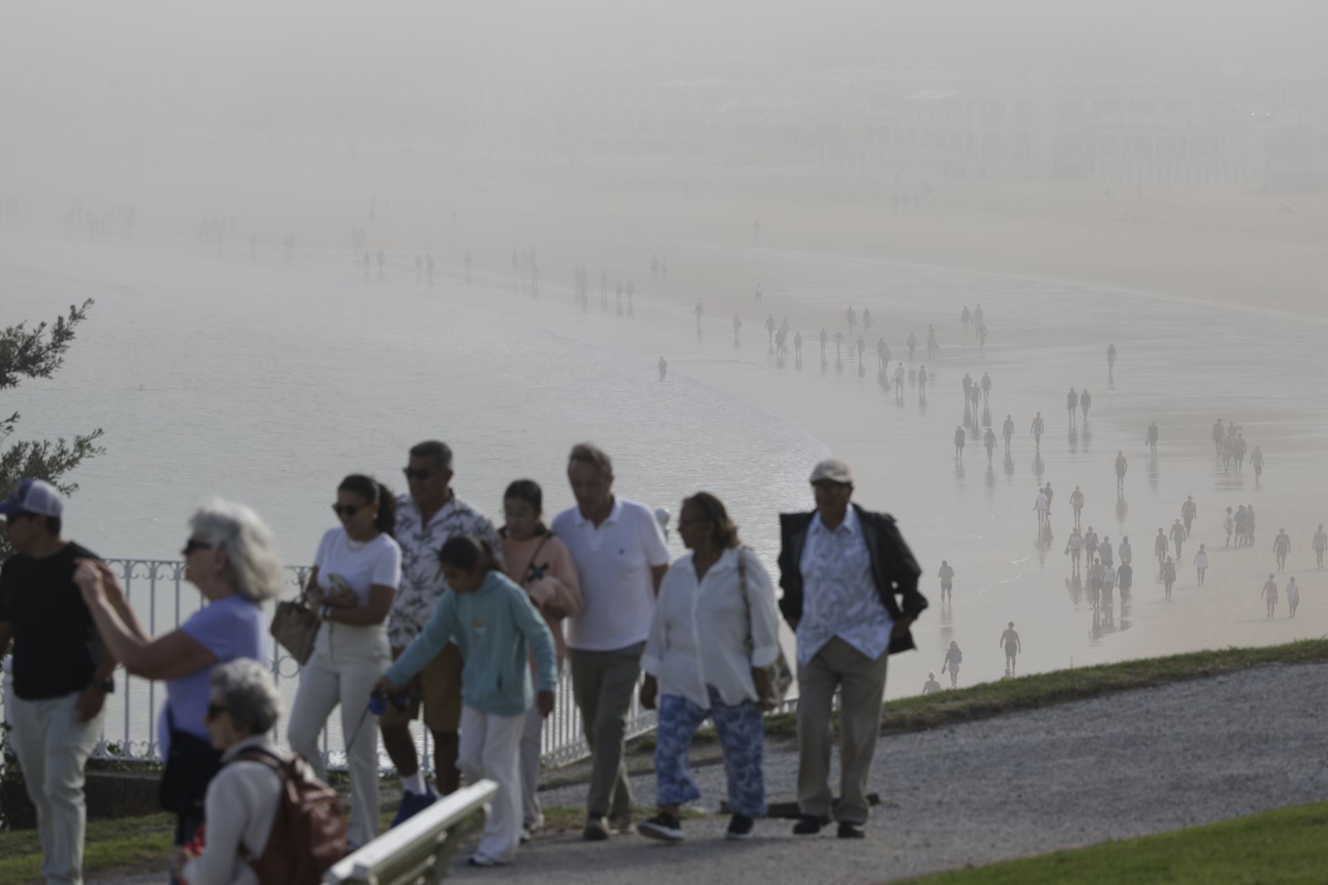 La niebla cubre la costa guipuzcoana