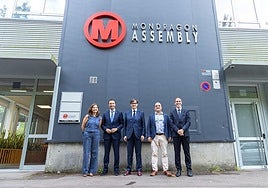 El presidente de Cataluña, Salvador Illa, durante su visita a Mondragon Assembly.