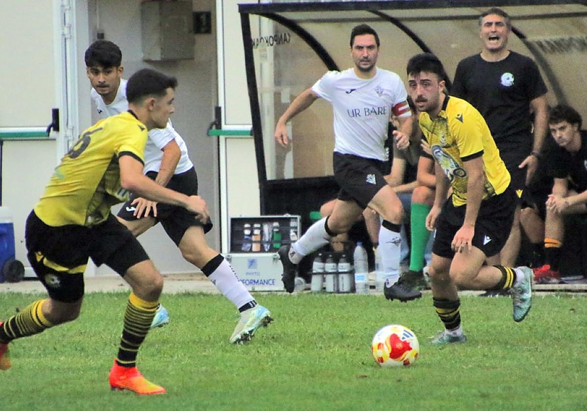 Oriokoren lehen taldeak bihar arratsaldean Irunen jokatuko du.