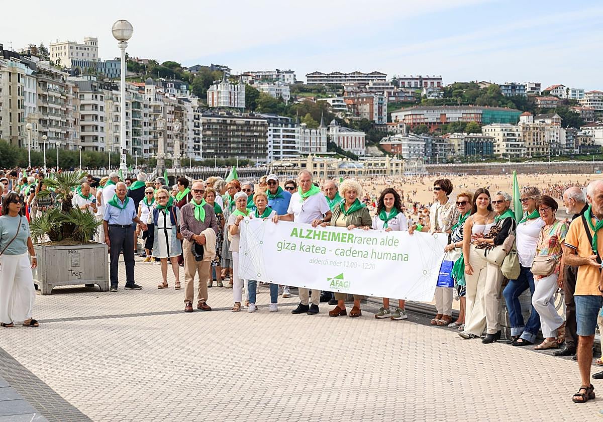 Una vista de la cadena humana de Afagi.