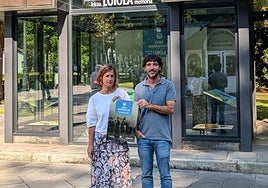 Nagore Alkorta alkatea eta Javi Buces Aranzadiko kidea, Loiolan.