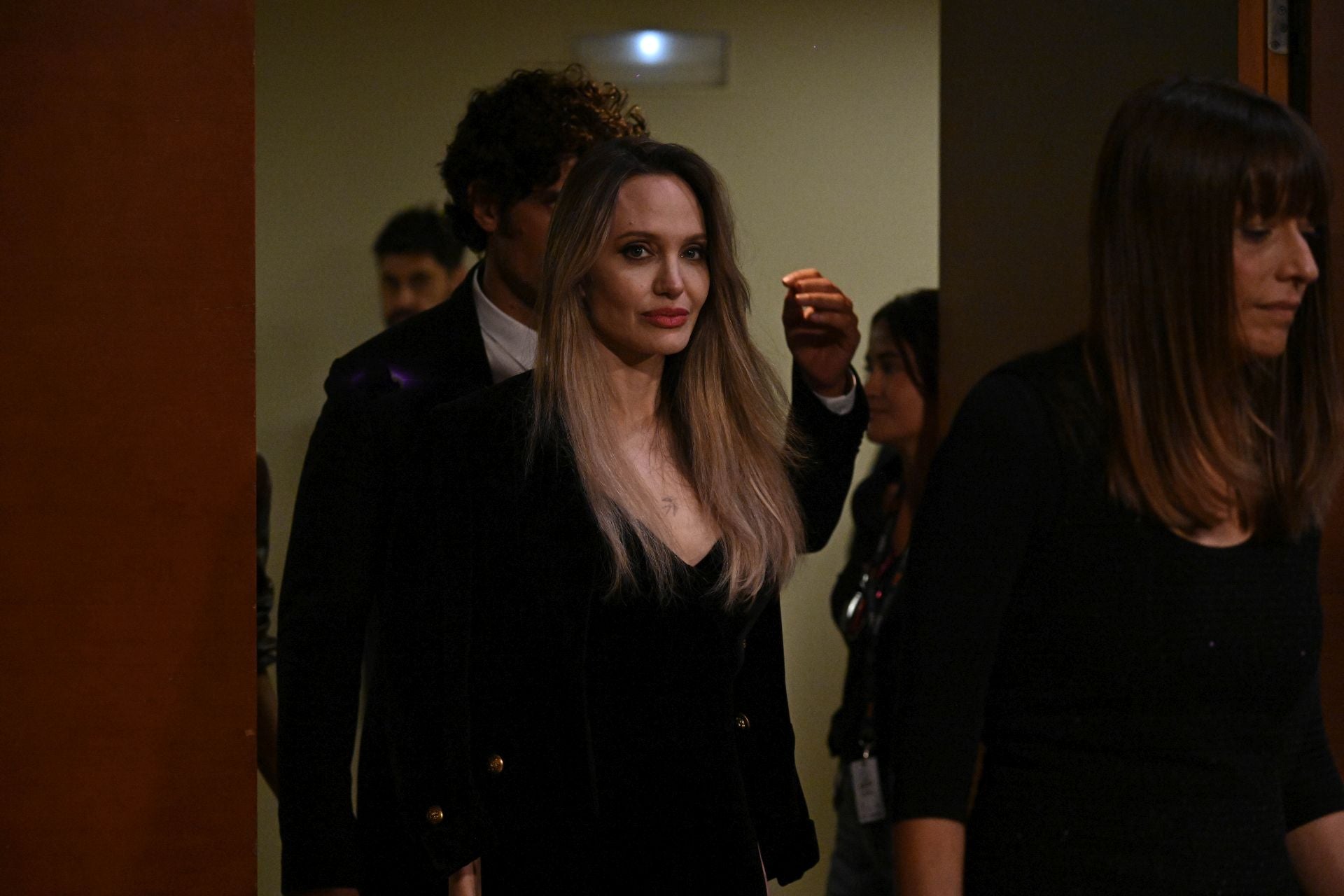 El caluroso aplauso a Angelina Jolie en el Kursaal de San Sebastián