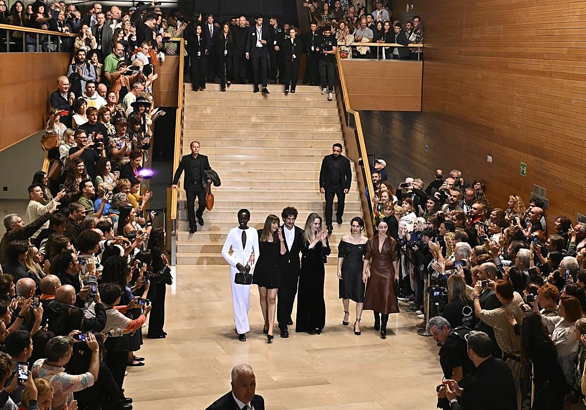 El caluroso aplauso a Angelina Jolie en el Kursaal de San Sebastián