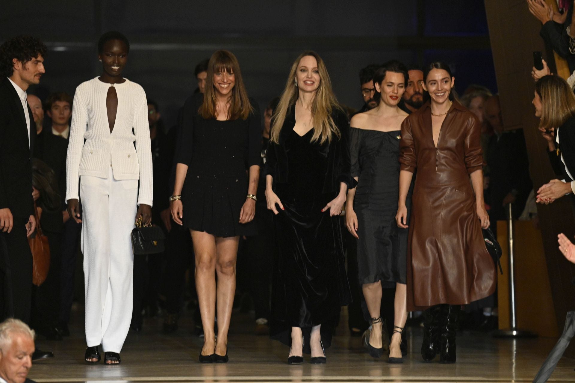 El caluroso aplauso a Angelina Jolie en el Kursaal de San Sebastián