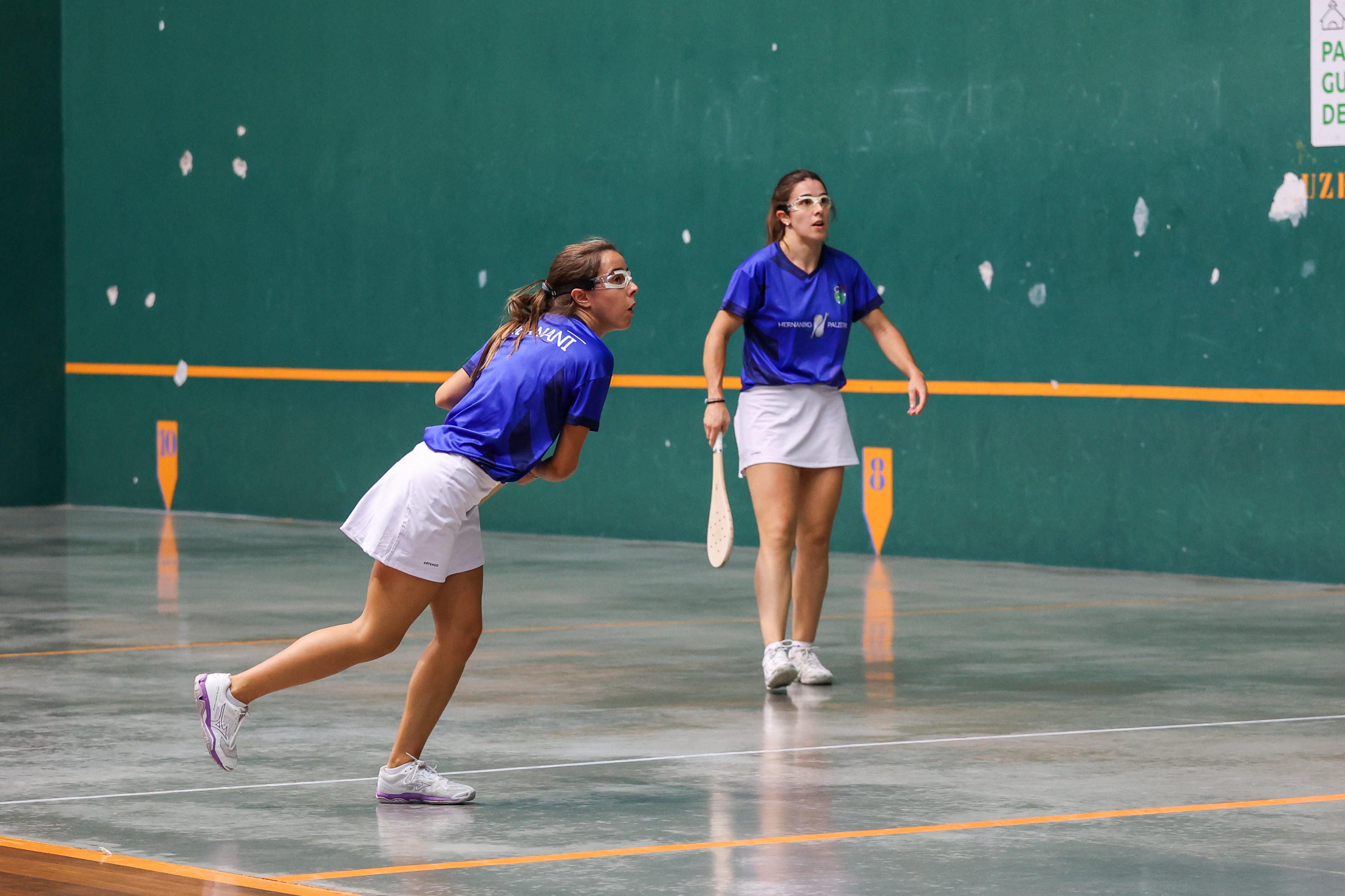 La lluvia no puede con las Euskal Jaiak en Hernani