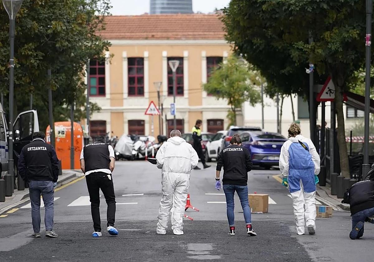 Imagen principal - Un muerto tras una pelea a machetazos en Bilbao