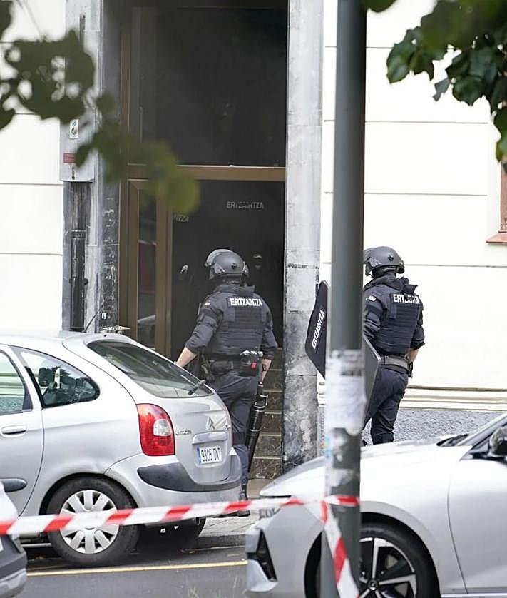 Imagen secundaria 2 - Un muerto tras una pelea a machetazos en Bilbao