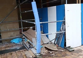 Ignacio denuncia que «en la plaza de las Cofradías Donostiarras de Amara Berri está colocado un andamiaje para la rehabilitación de una fachada. El abandono en el que se encuentra da una idea de lo poco que les importa tanto a los responsables de la obra como a los encargados del Ayuntamiento».