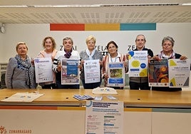 Presentación. Miembros del Consejo con Arantxa González.