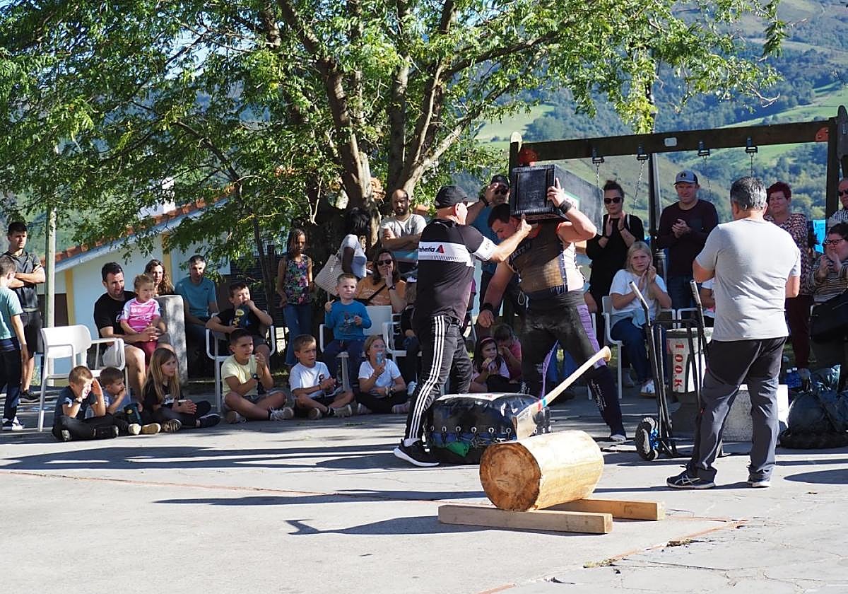 Herri kirol erakustaldia Artadin, iazko San Migel jaietan.