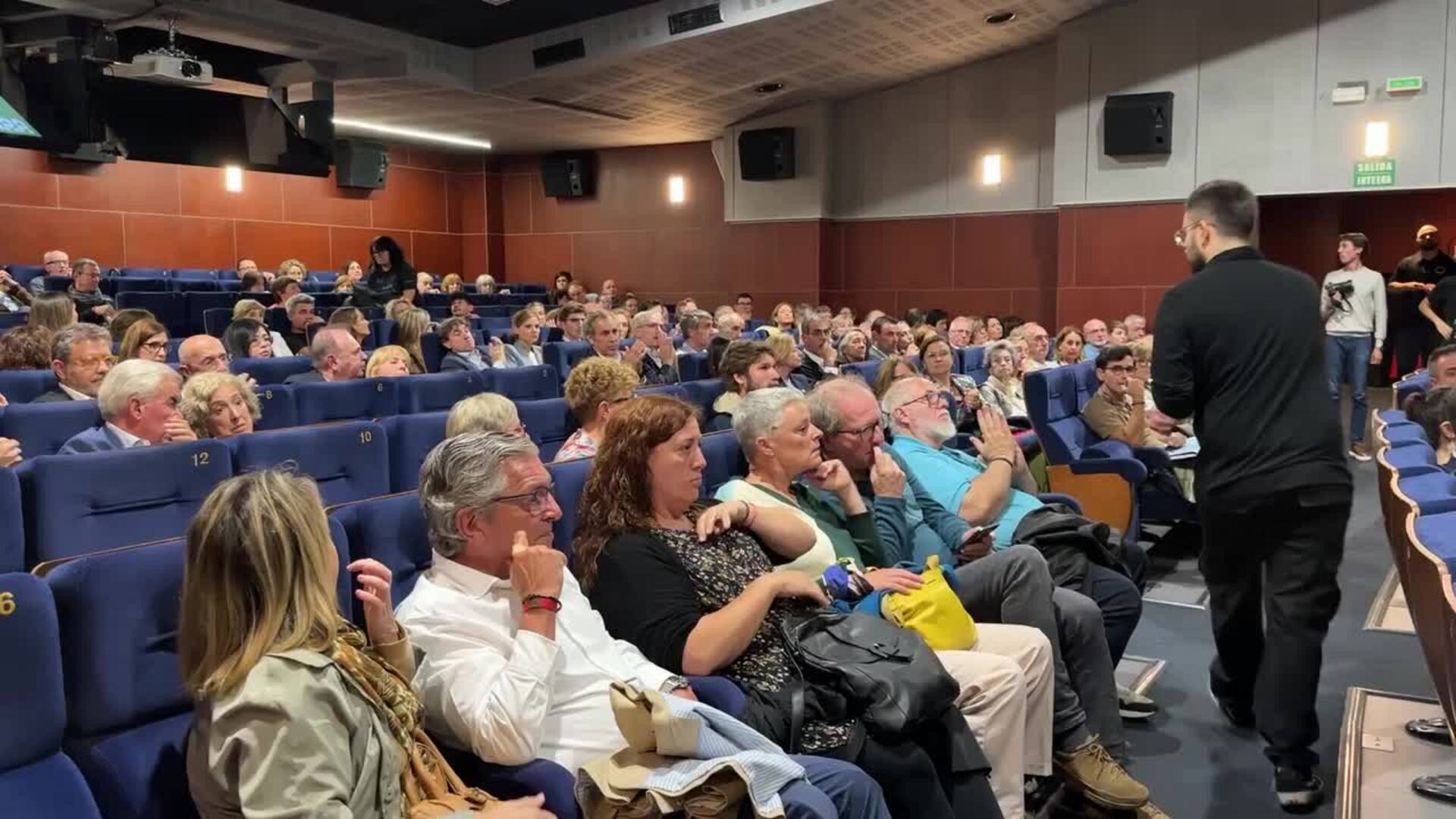 El pase de 'Gregorio Ordóñez, el asesinato que despertó la rebelión contra ETA', ha emocionado a los asistentes, que han alargado el coloquio posterior más de media hora