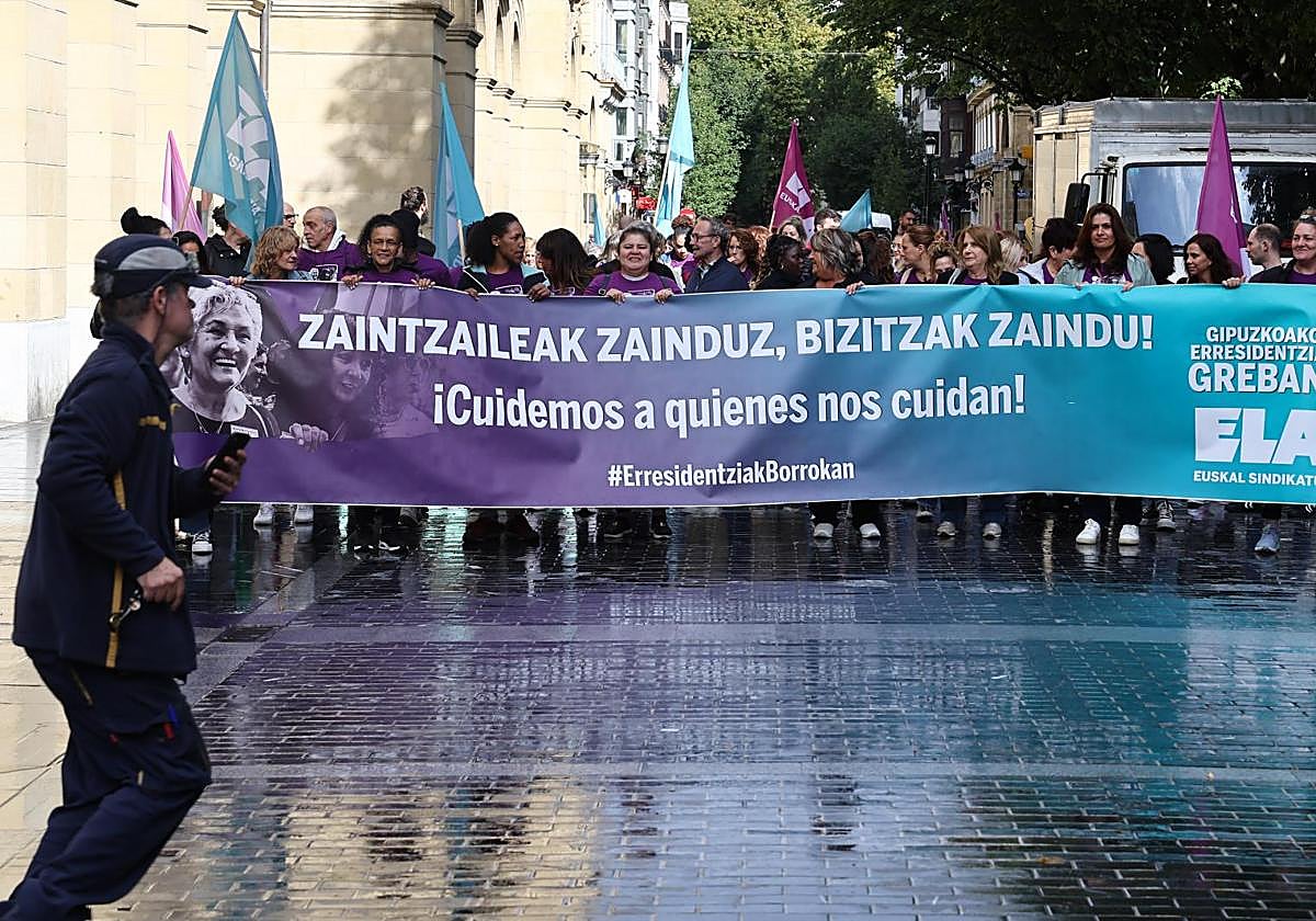 Trabajadoras de las residencias de Gipuzkoa, contra la precariedad laboral