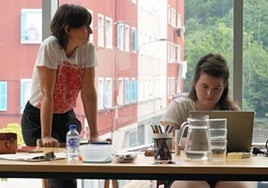 Kulturazen antolatutako sormen egonaldietako batean izan dira Oihana Arana eta Maria Alonso.