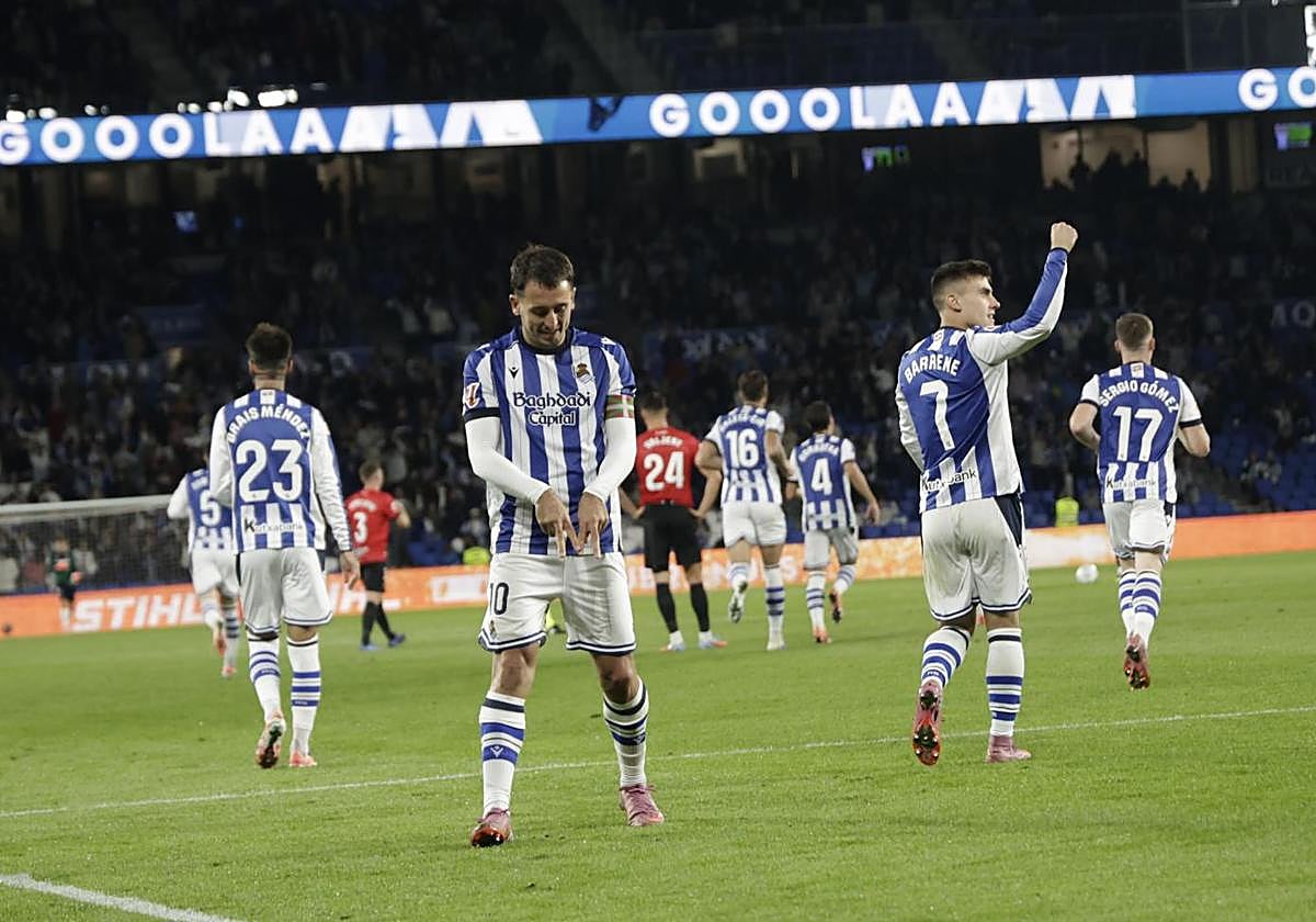 Oyarzabal dedica su gol a su hijo Martín y Barrene se lo dedica a la afición