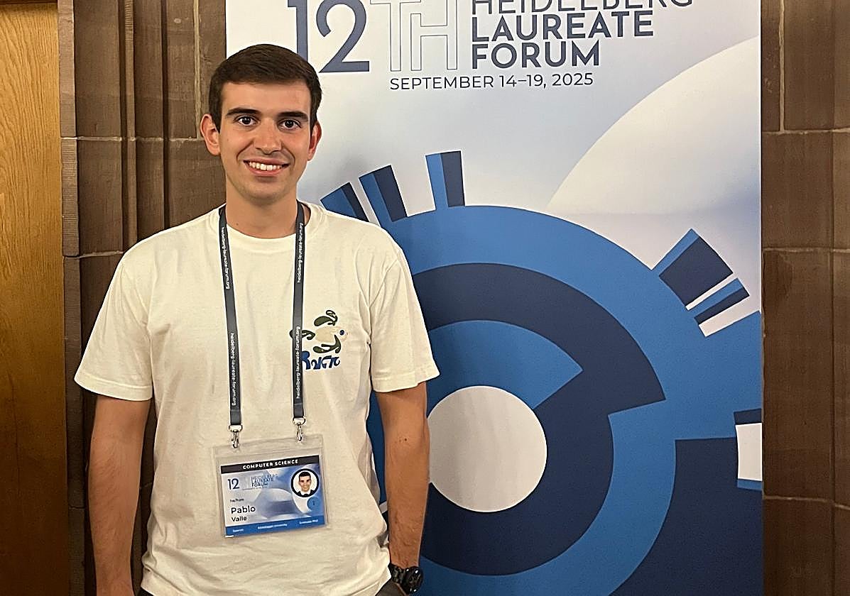 Pablo Valle estudió de informática en Mondragon Unibertsitatea y ahora realiza su tesis doctoral en la Escuela Politécnica Superior en el ámbito de ingeniería del software.