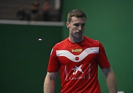 Las molestias en la pierna derecha preocupan a Iñaki Artola.