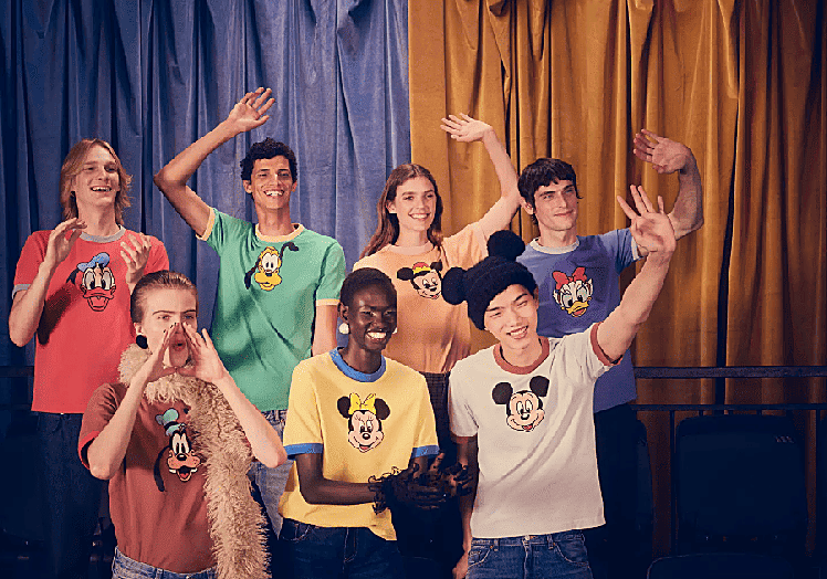 Camisetas de colores con personajes de Disney