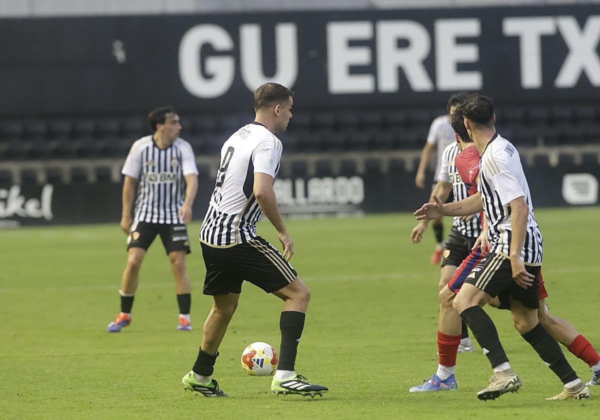 Imagen del encuentro entre el Real Unión y el Mutilvera.