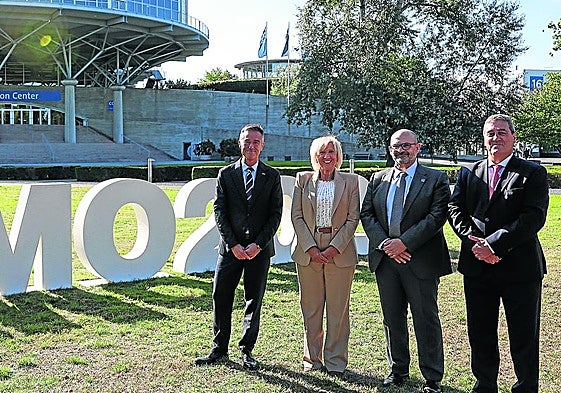 Representantes de la Asociación de Fabricantes de Máquina-Herramienta (AFM) en Hannover.