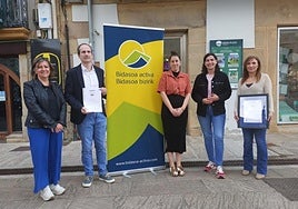 Eva González, Juanjo Jiménez, Estitxu Urtizberea, Nuria Alzaga y Lorena Sánchez, en Arma Plaza.