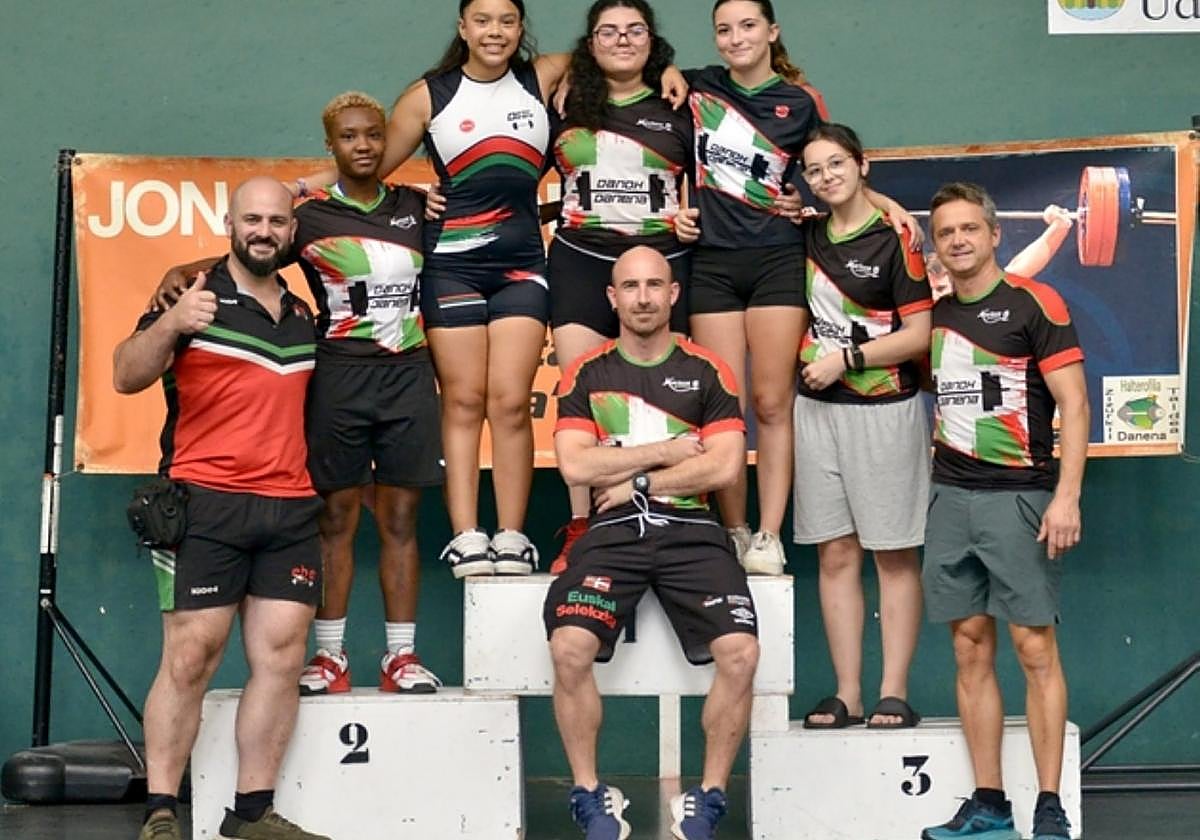 Junior eta Unibertsitate mailako txapelketatan parte hartu zuten Danok Danenako neska-mutilak.