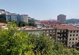 Edificios de viviendas construidos en los límites de Trintxerpe con San Pedro.