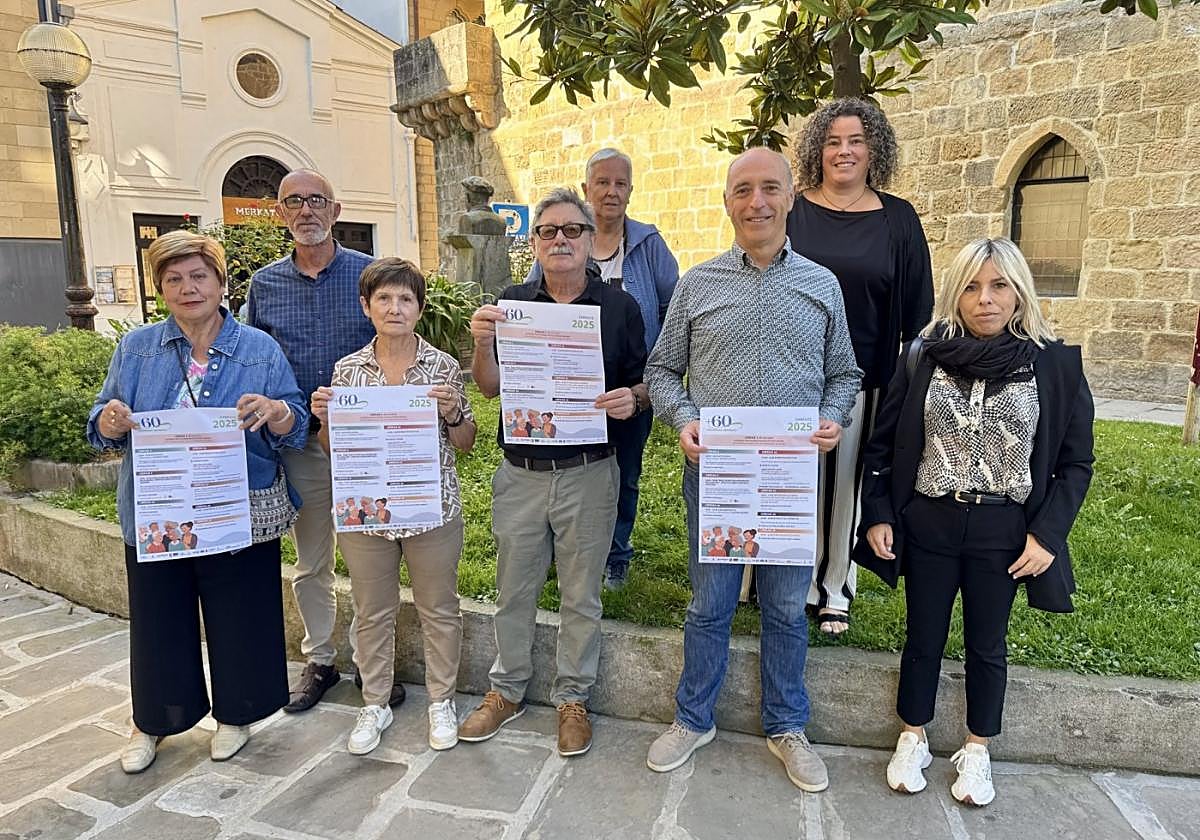 Presentación del programa + 60 Adinekoen Udazkena, con representantes de algunas de las asociaciones.