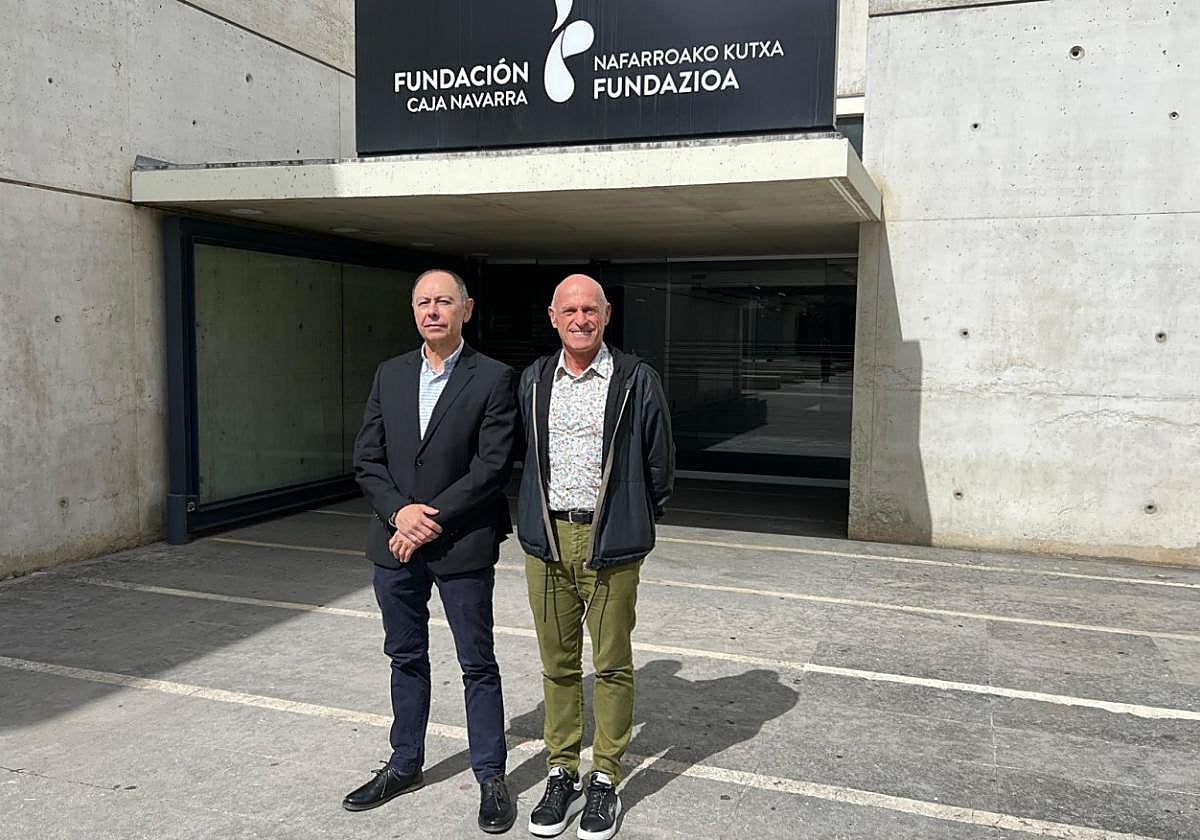 José Ángel Andrés y Josu Reparaz, tras la firma del convenio.