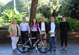 Los representantes institucionales presentes en el acto de presentación.