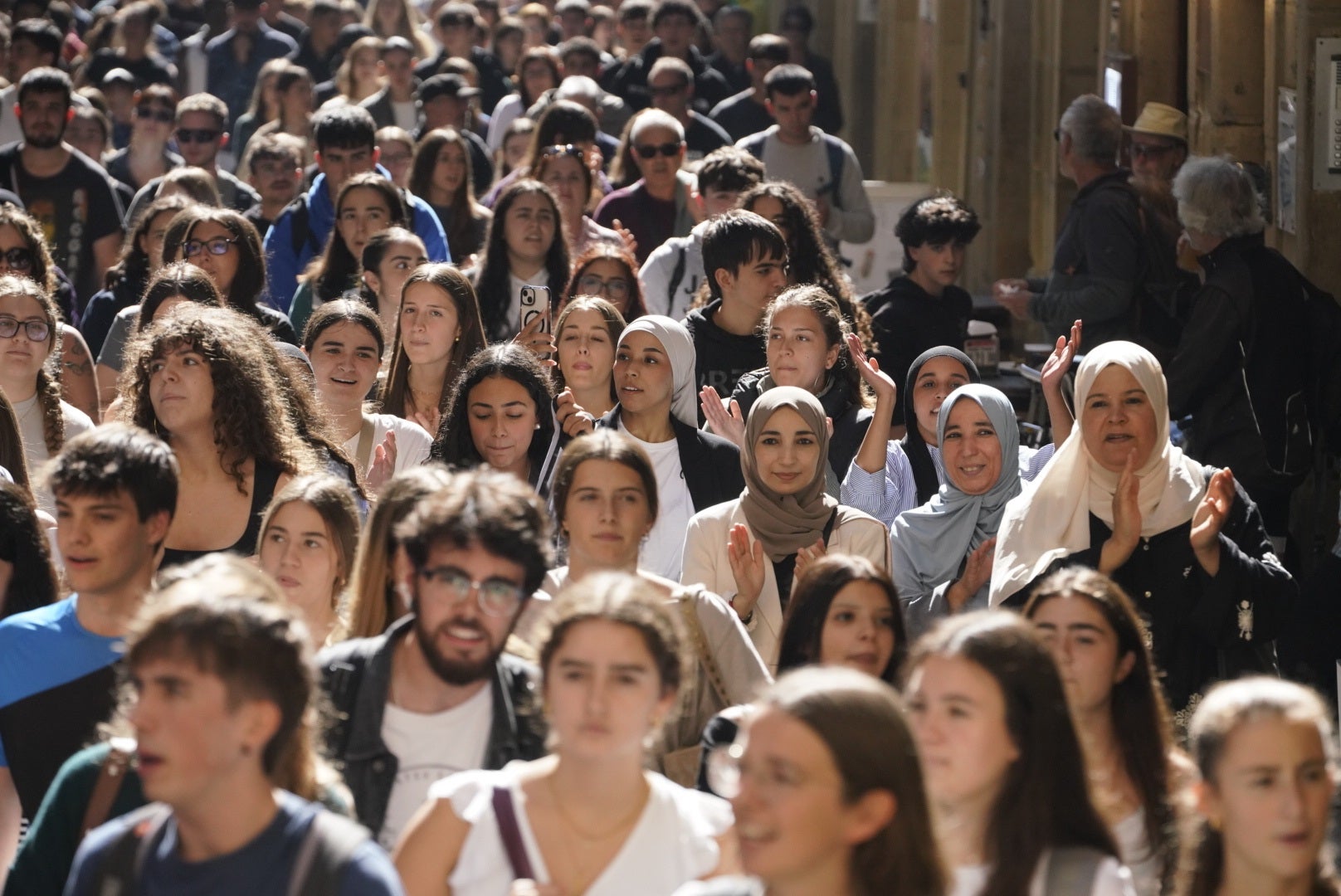 Los estudiantes muestran en Donostia su solidaridad con el pueblo palestino