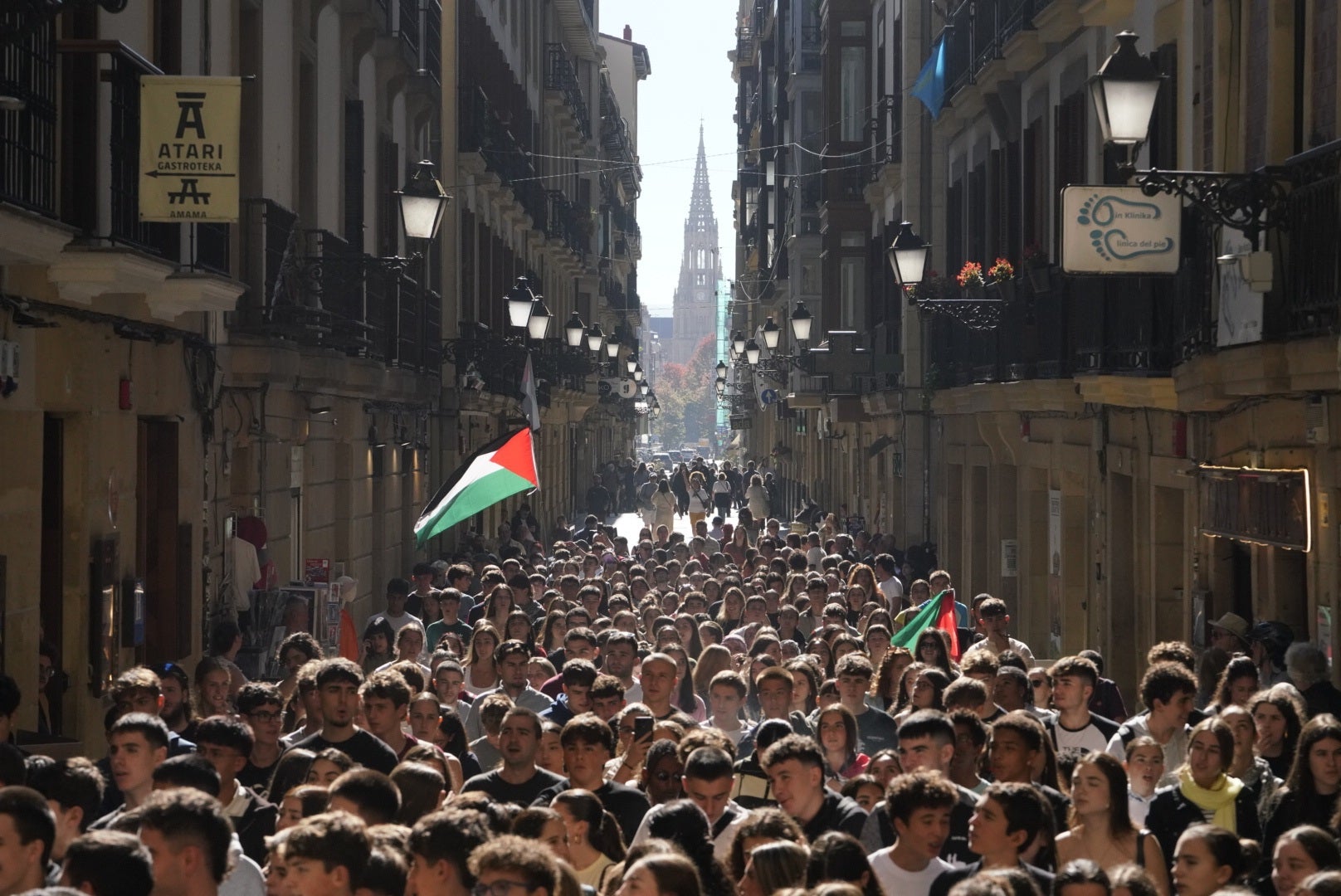 Los estudiantes muestran en Donostia su solidaridad con el pueblo palestino