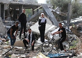 La rapera navarra La Furia y la banda palestina Sol Band ofrecen sendos conciertos para abrir los Errosaixuek.