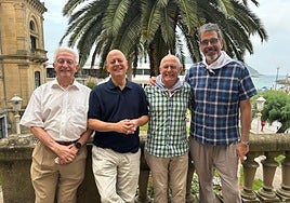 Los cuatro alcaldes vivos, Albistur, Elorza, Izagirre y Goia, en la última Semana Grande