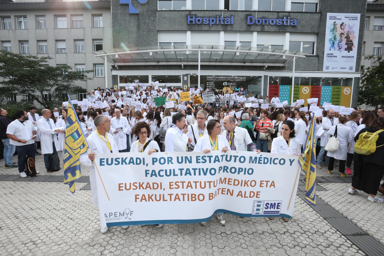 Los médicos paran y reclaman un estatuto propio