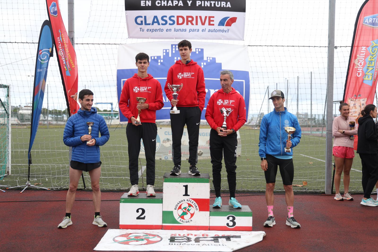 Ganadores en el podio