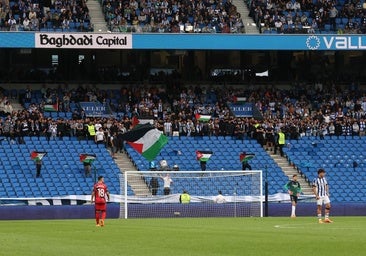 La grada de animación se planta por Palestina